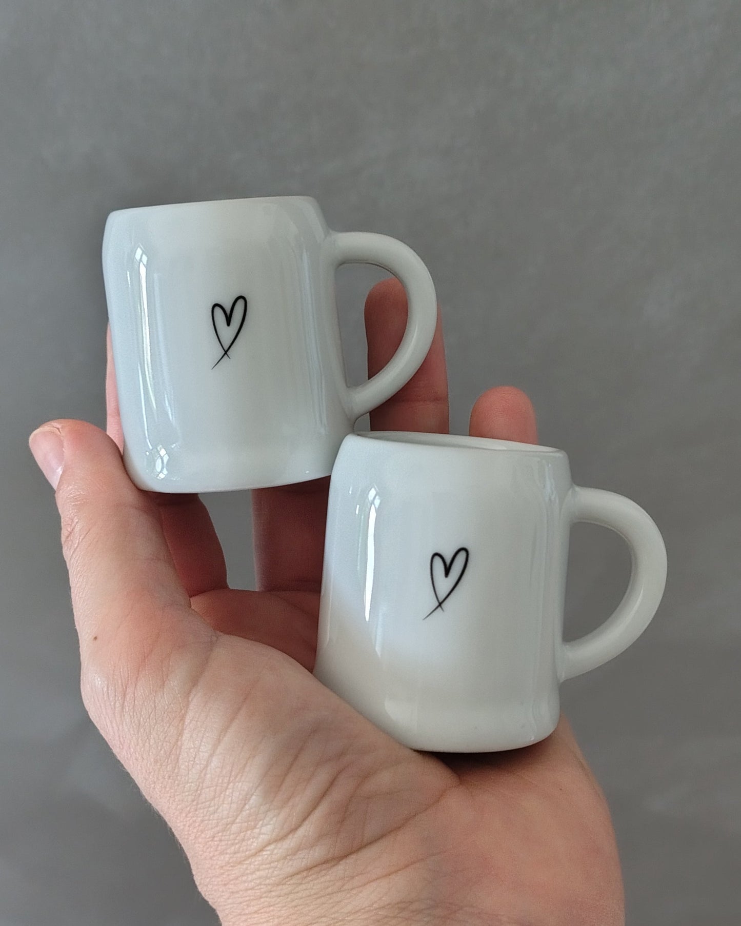 Tazzina da caffè con cuore nero