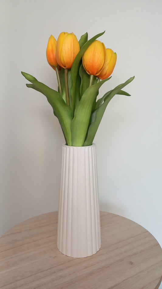 Vaso alto non adatto per l'acqua ma solo per fiori secchi