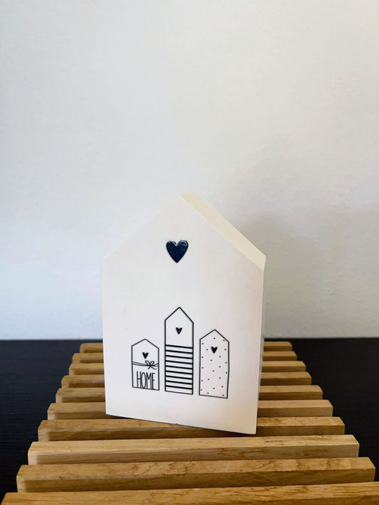 Casetta grande con cure nero