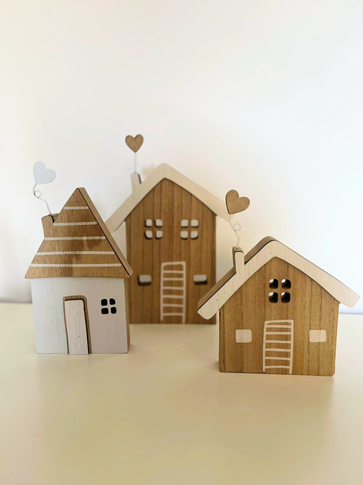 Ser 3 casette con camino a cuore bianche