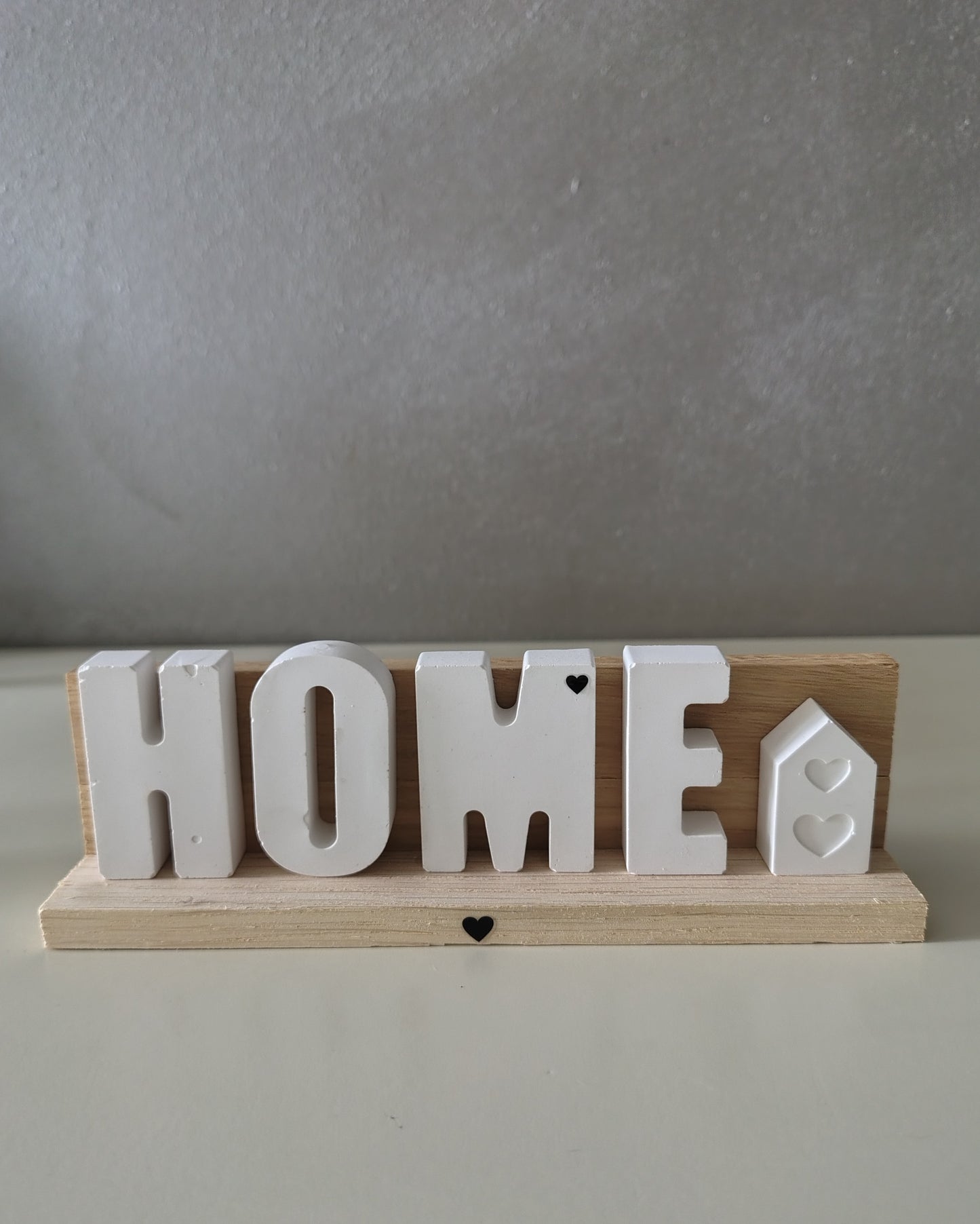 Scritta home su legno