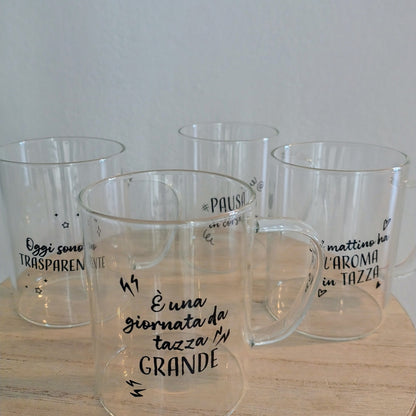 Tazza in vetro con scritte